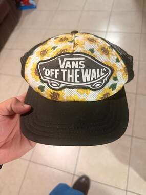 Vans Off The Wall Sunflower Trucker Hat Snapback